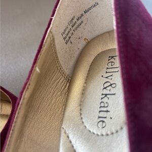 Kelly & Katie Women's Burgundy Heels